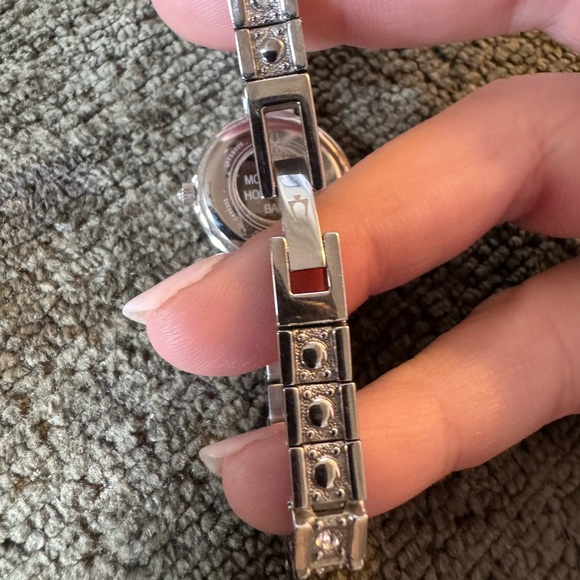 Bulova 96l209 Crystal Ladies Quartz Watch - Picture 2 of 7